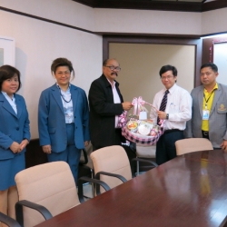 11 รศ.ดร.พรพจน์ เปี่ยมสมบูรณ์