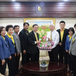 2 ศ.นพ.ภิรมย์ กมลรัตน์กุล